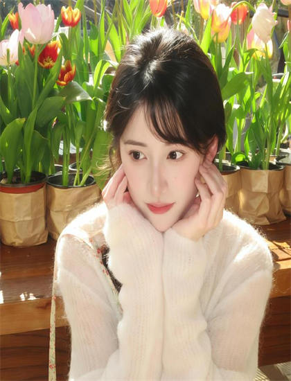 社会学视角：《岁月神偷》的叙事技巧与导演风格——服装造型的设计思路